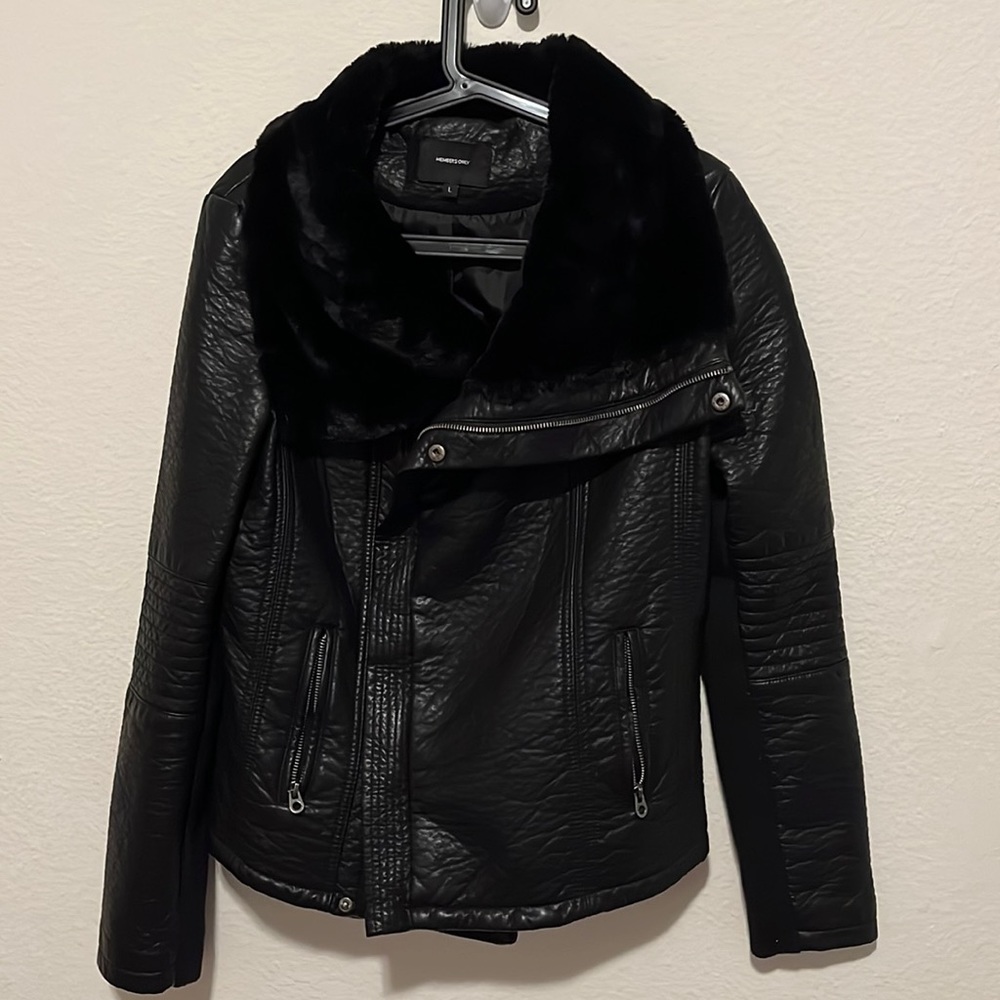 MEMBERS ONLY LEATHER FAUX FURR JACKET